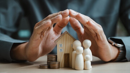 Donor-Advised Funds vs. Private Foundations: Which Is Right for Your Clients?